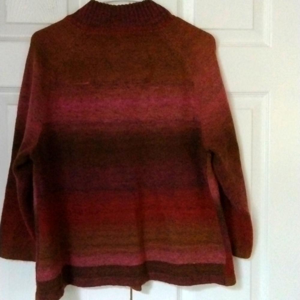 Button up sweater - Picture 3 of 3